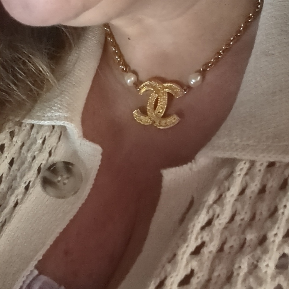 Chanel Vintage 1985 CC Logo Necklace Authentic Rare Gold-Tone - Picture 9 of 9